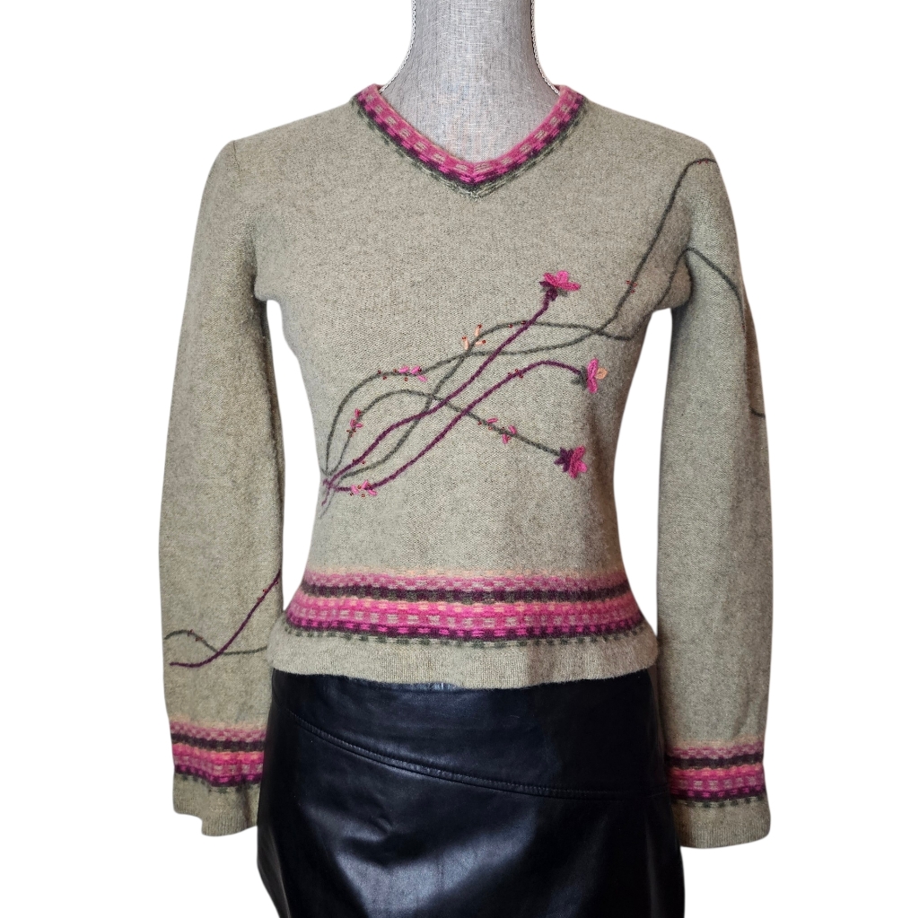 Vintage Embroidered 100 Wool Sweater  Womens Size S  Cropped Cottagecore Y2k